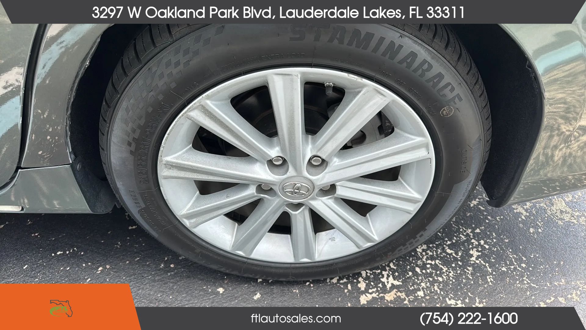 Used 2013 Toyota Camry XLE w/ Leather Pkg FWD image 16