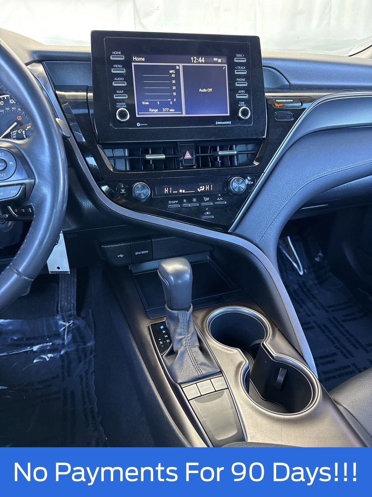 Used 2023 Toyota Camry SE image 16