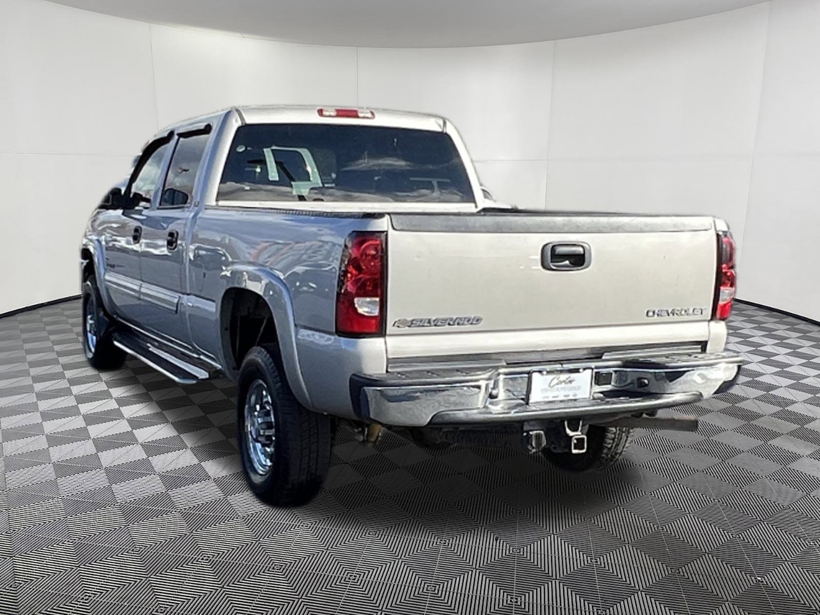 Used 2007 Chevrolet Silverado 2500 LT w/ Heavy-Duty Power Package image 4