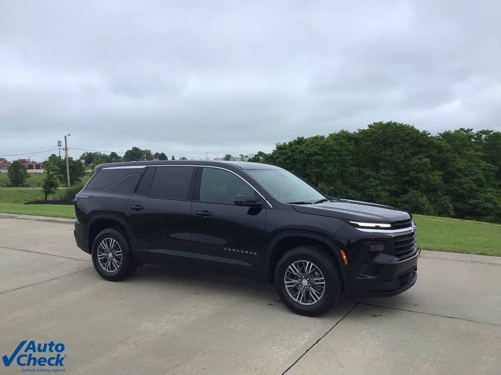 Used 2024 Chevrolet Traverse LS