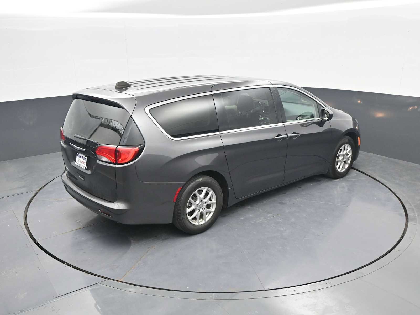 Used 2023 Chrysler Voyager LX FWD image 37
