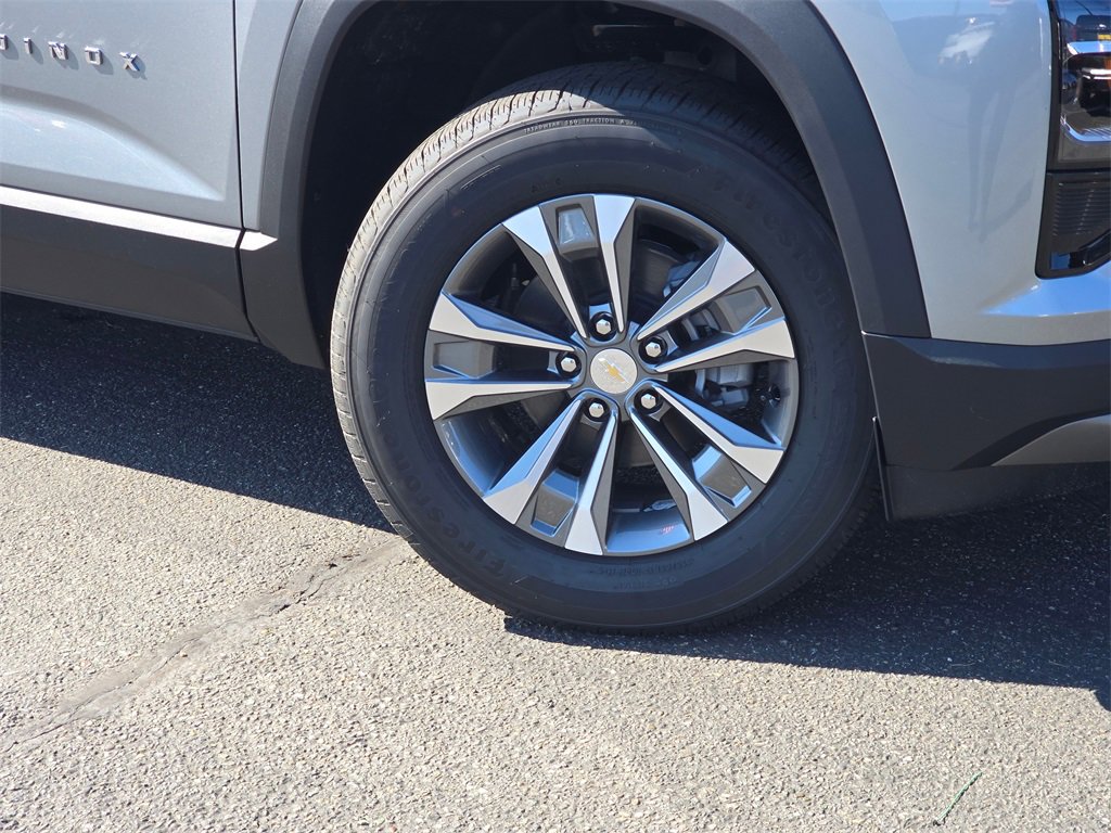 New 2026 Chevrolet Equinox LT image 2