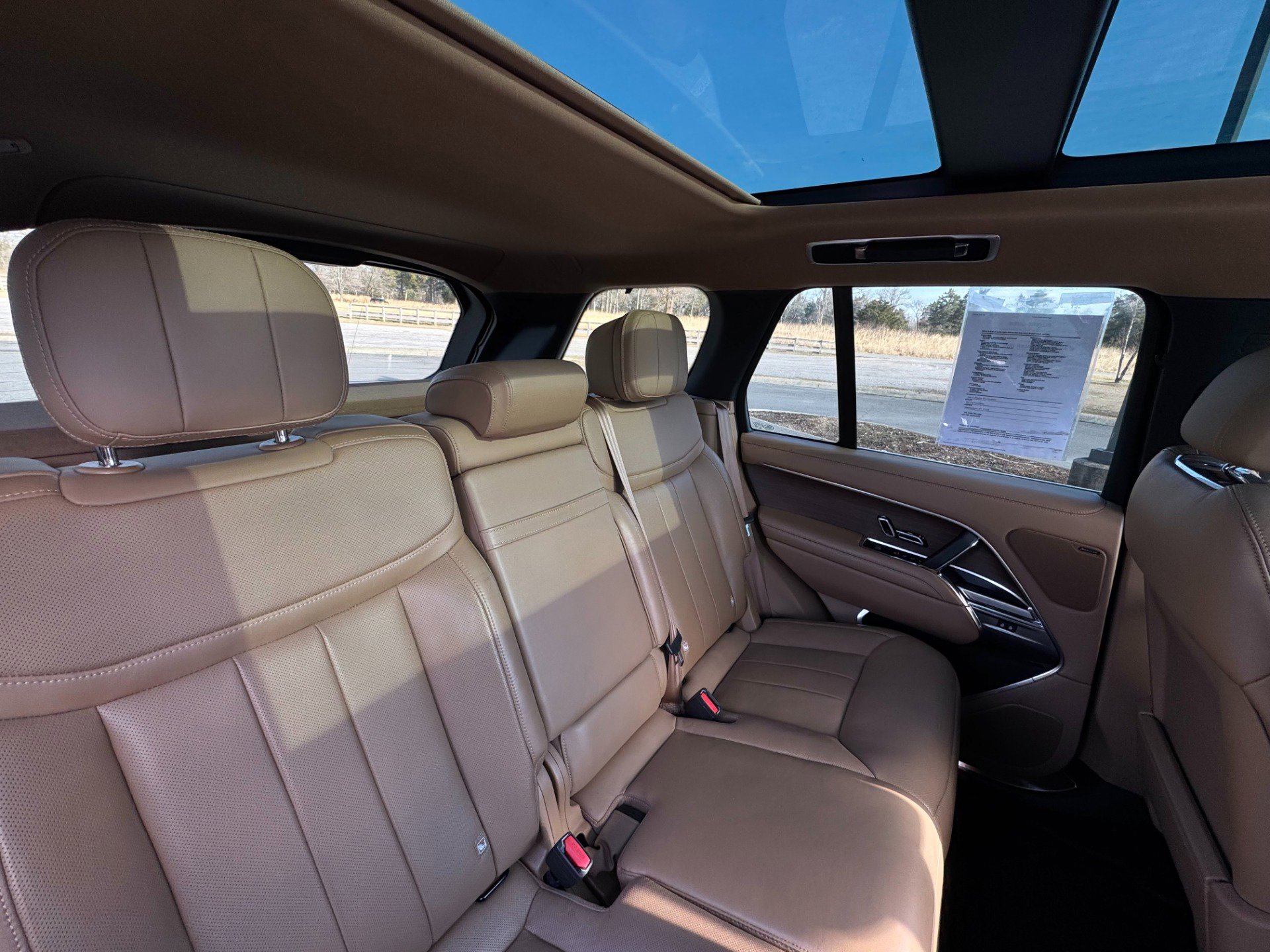 Used 2023 Land Rover Range Rover SE image 24