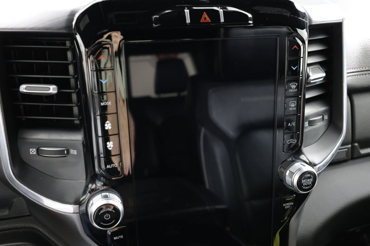 Used 2023 RAM 1500 Laramie AWD/4WD image 31