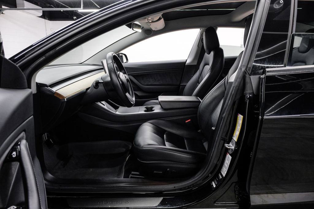 Used 2018 Tesla Model 3 Long Range image 4