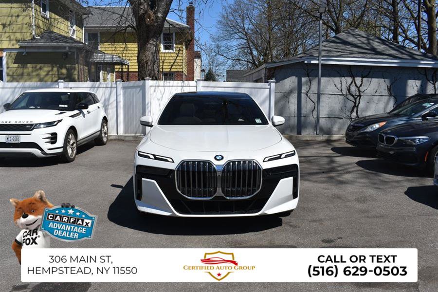 Used 2025 BMW 760i xDrive AWD/4WD image 2