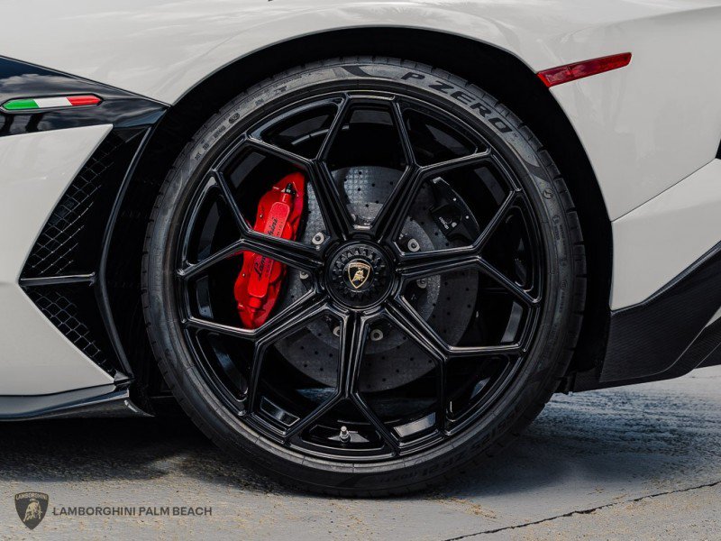 Used 2021 Lamborghini Aventador SVJ AWD/4WD image 45