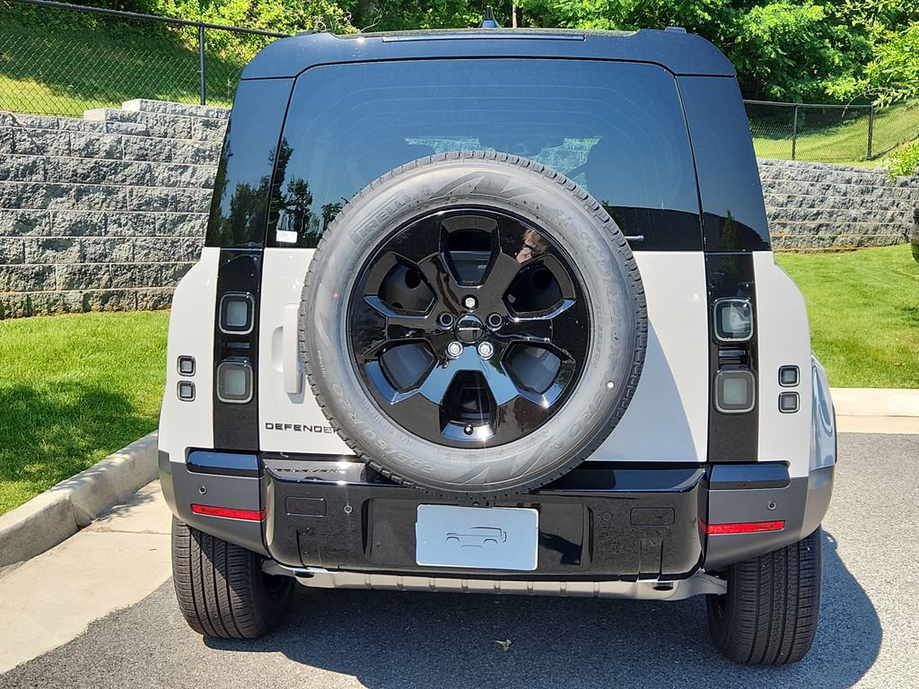 New 2026 Land Rover Defender 110 S AWD/4WD image 7