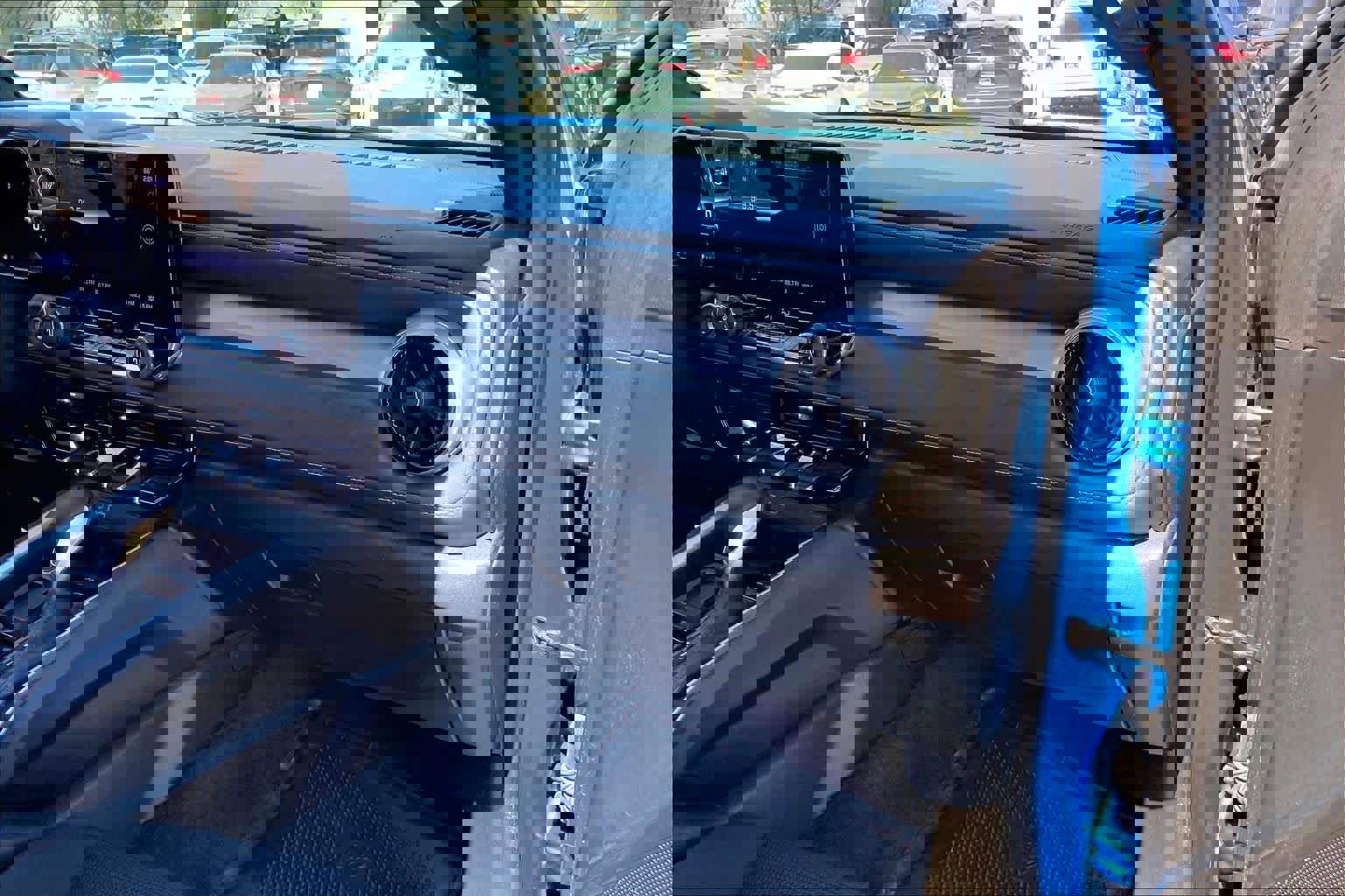 Used 2024 Chevrolet Colorado LT w/ LT Convenience Package II image 18