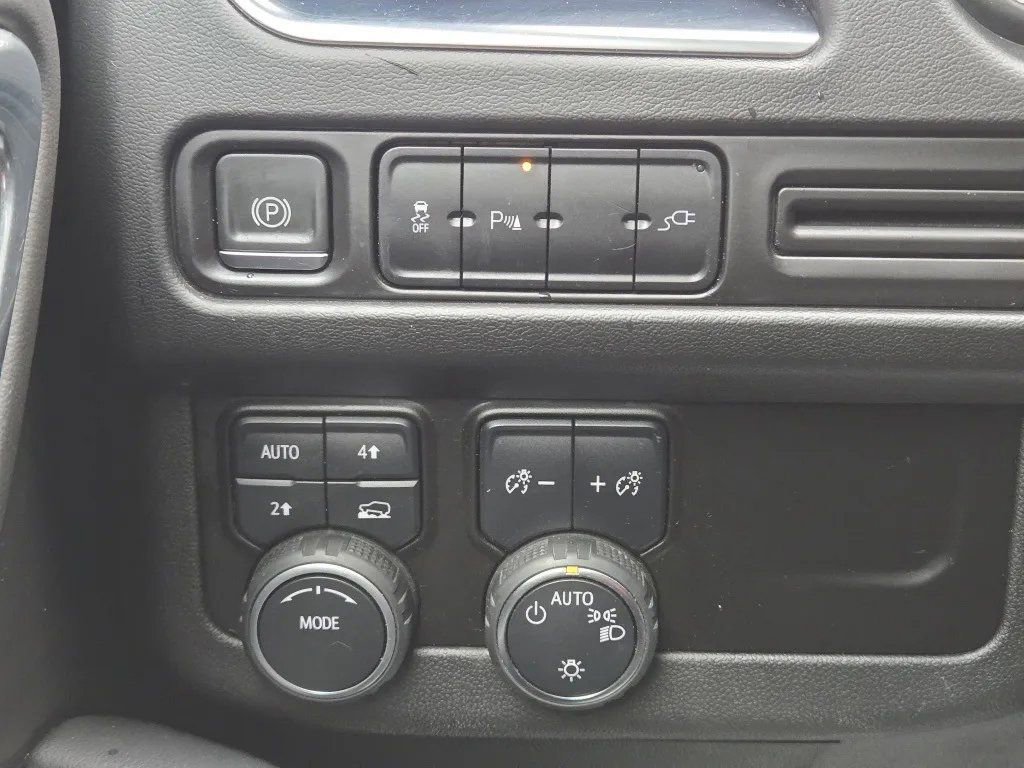 Used 2021 Chevrolet Suburban LS AWD/4WD image 14