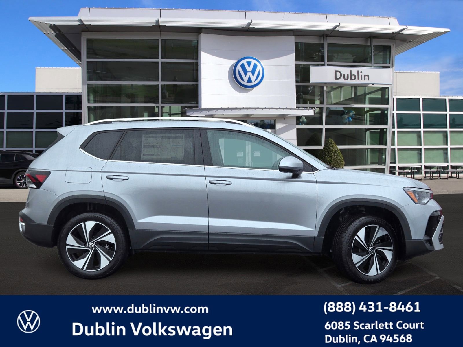 New 2025 Volkswagen Taos SE image 3