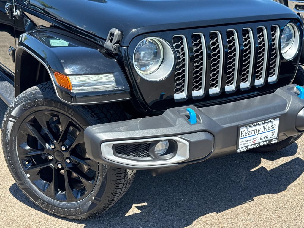 Used 2023 Jeep Wrangler Unlimited Sahara AWD/4WD image 6