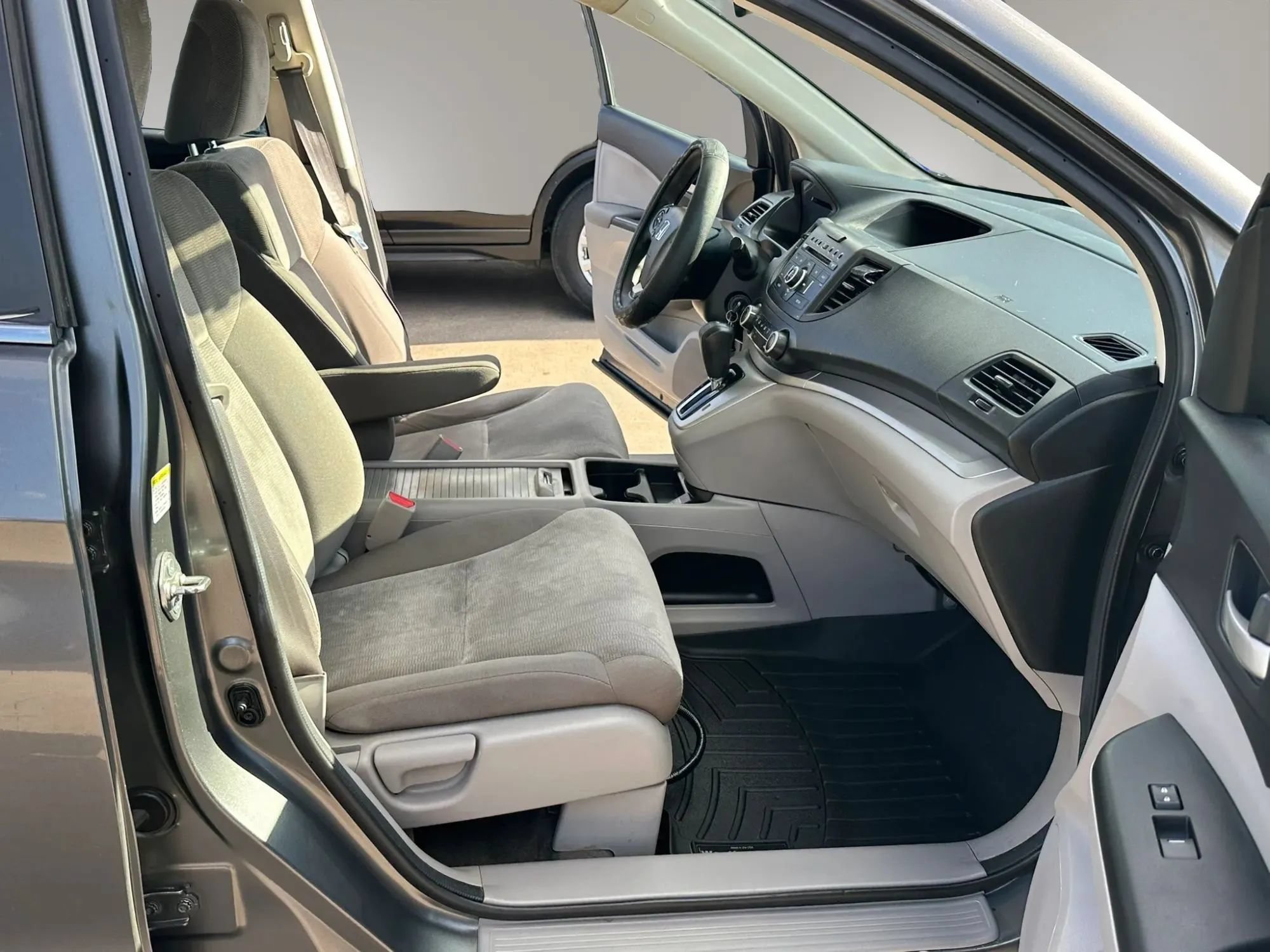 Used 2014 Honda CR-V LX image 4