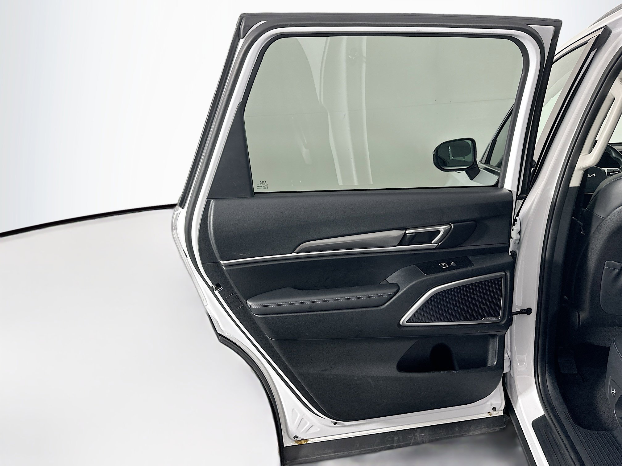 Used 2025 Kia Telluride S FWD image 27