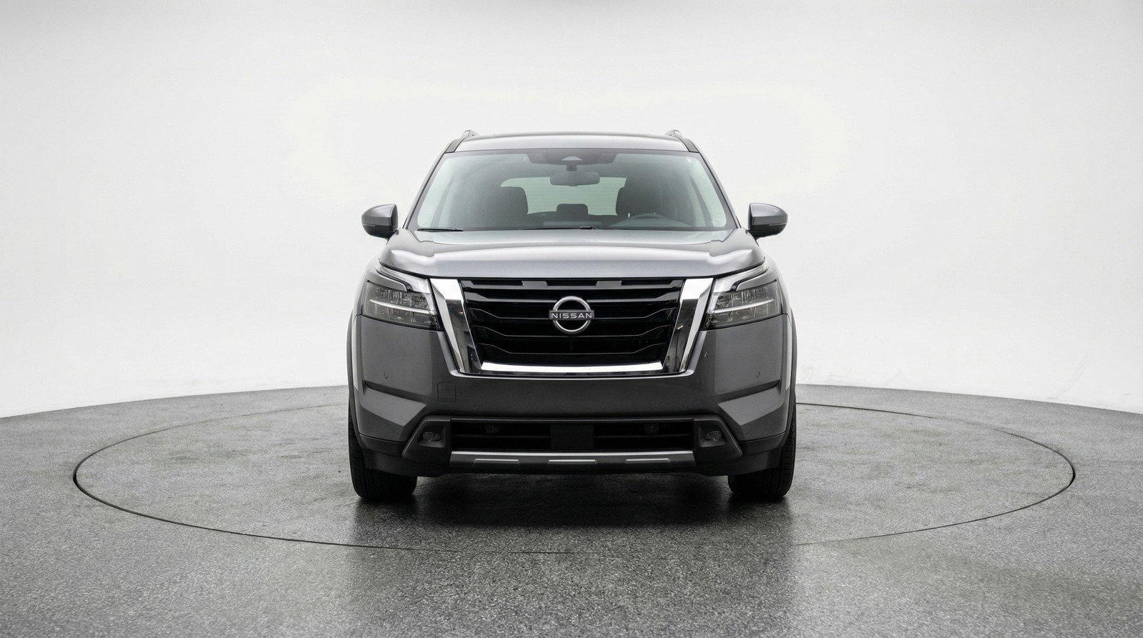 Used 2025 Nissan Pathfinder SV image 2