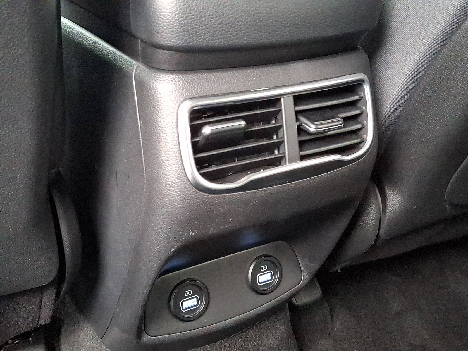 Used 2022 Hyundai Santa Fe XRT w/ Winter Weather Package image 12