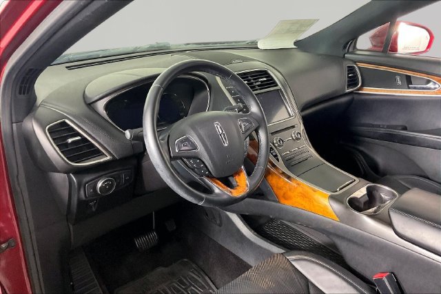Used 2016 Lincoln MKX Reserve w/ Cargo Utility Package FWD image 15
