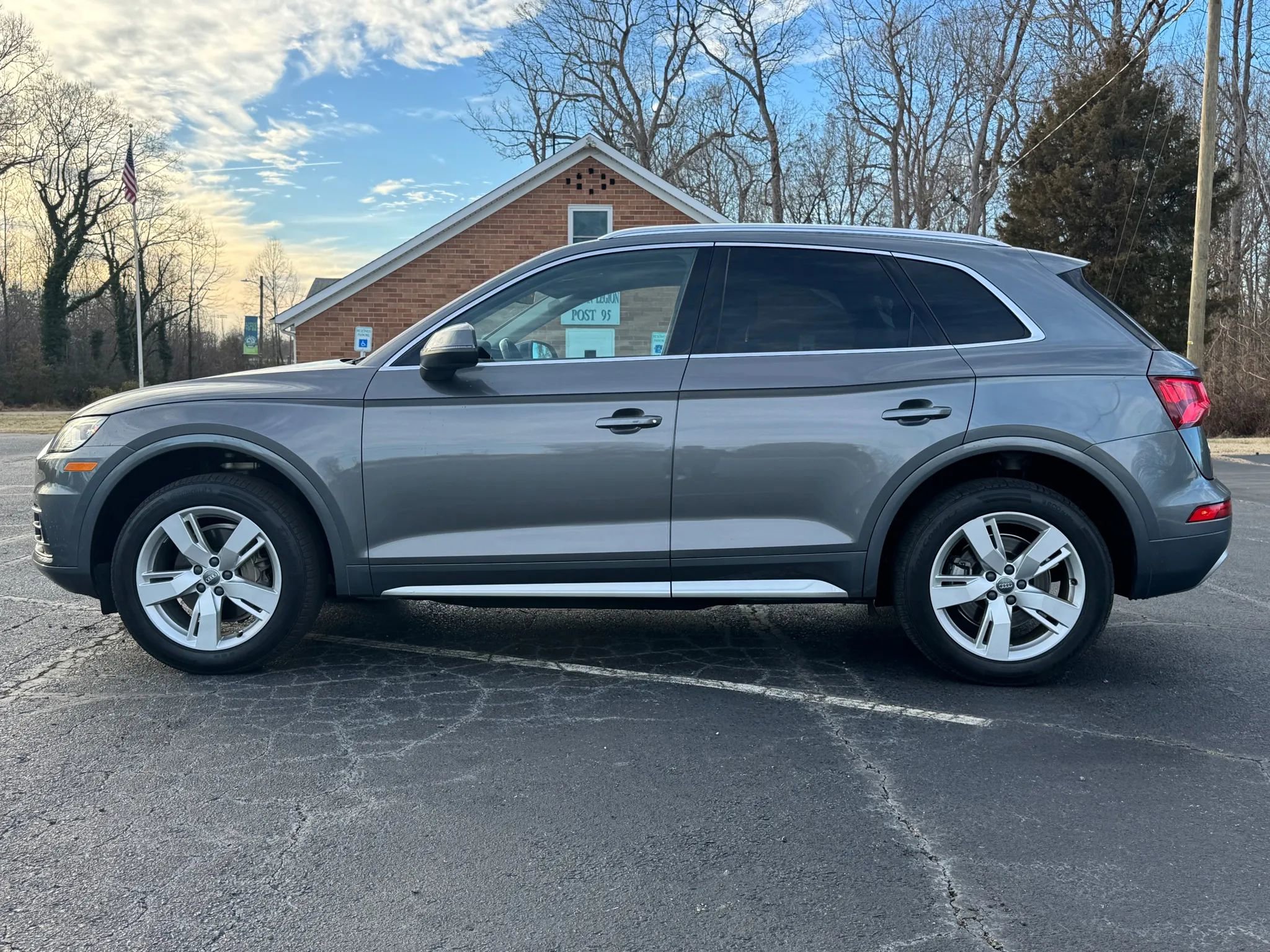Used 2018 Audi Q5 2.0T Premium Plus w/ Premium Plus Package AWD/4WD image 4