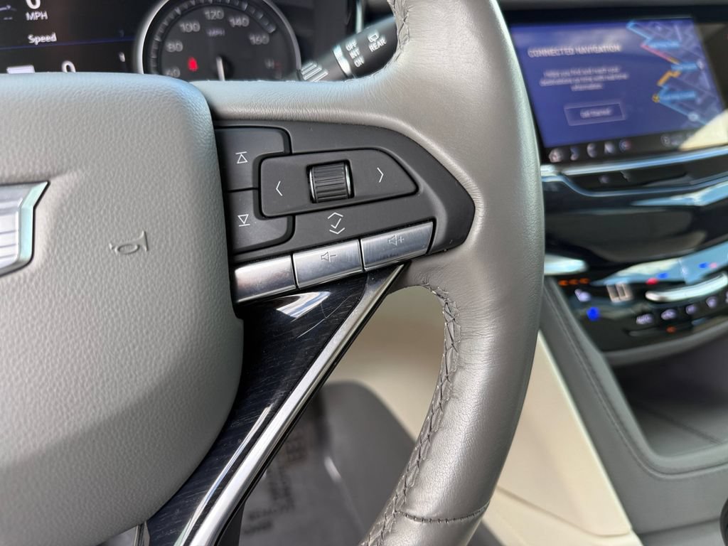 Used 2025 Cadillac XT6 Premium Luxury w/ Technology Package AWD/4WD image 23