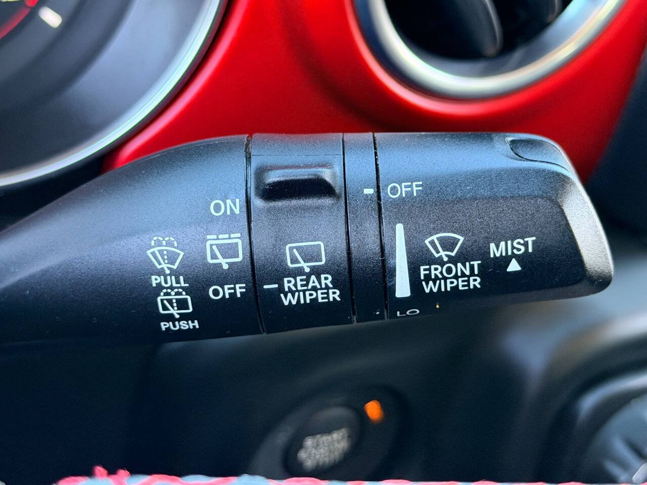 Used 2019 Jeep Wrangler Unlimited Rubicon w/ Cold Weather Group AWD/4WD image 29