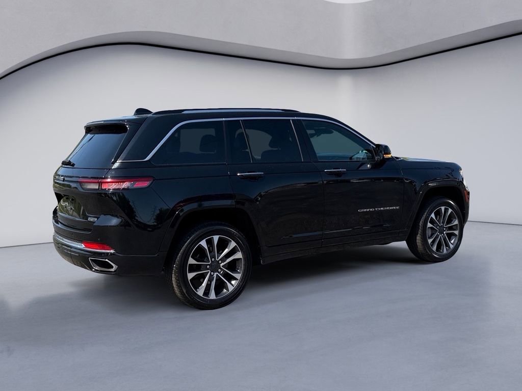 Used 2023 Jeep Grand Cherokee Overland AWD/4WD image 5