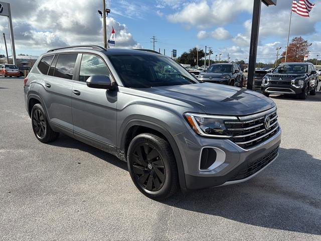 Certified 2025 Volkswagen Atlas SE w/ Panoramic Sunroof Package image 8