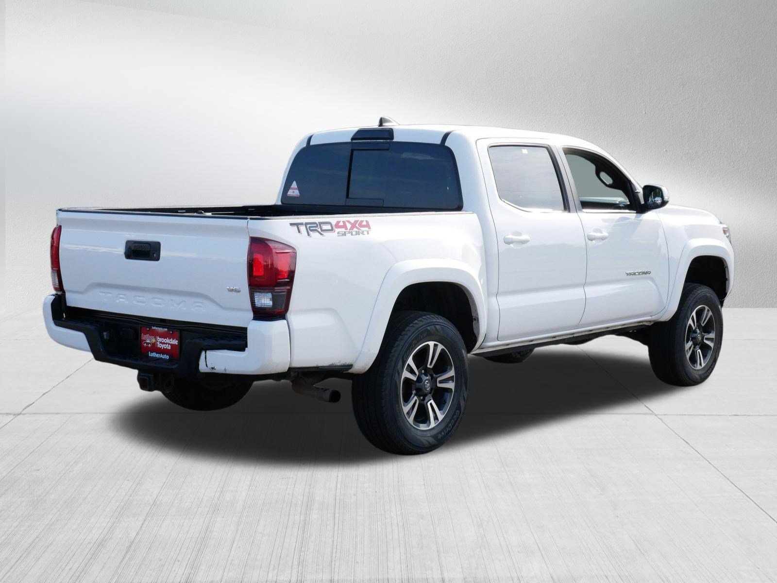 Certified 2019 Toyota Tacoma TRD Sport AWD/4WD image 7