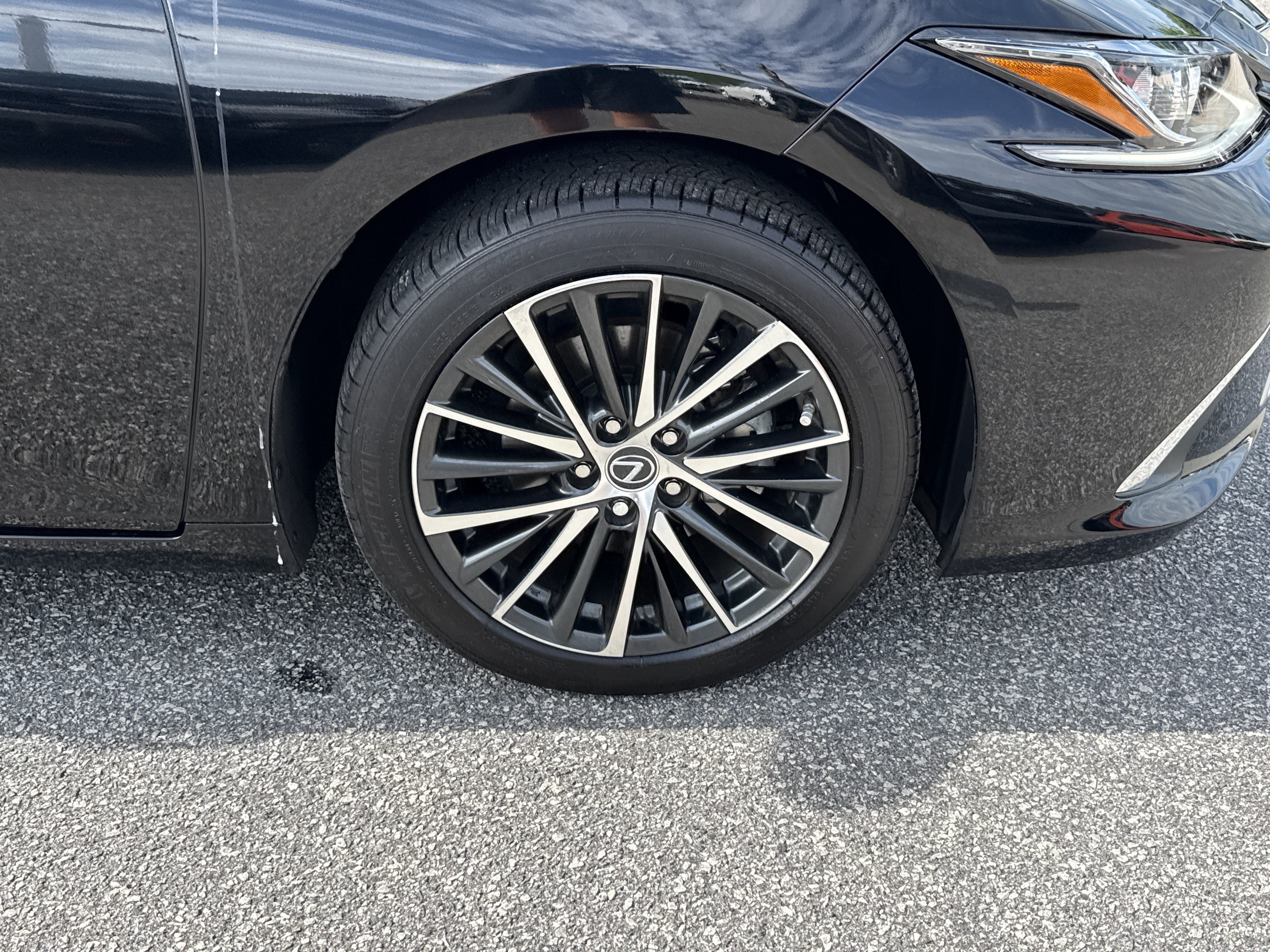 Used 2024 Lexus ES 350 w/ Premium Package FWD image 13