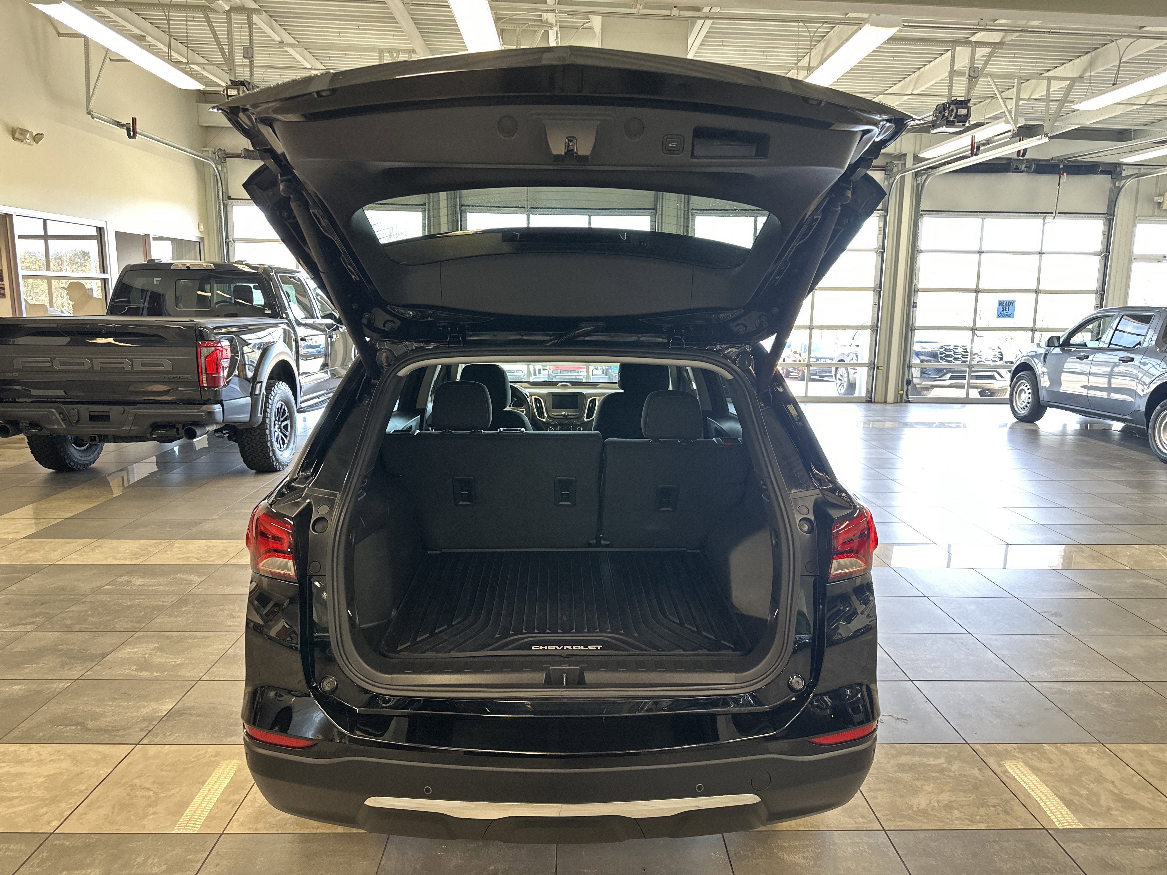 Used 2024 Chevrolet Equinox LT FWD image 27