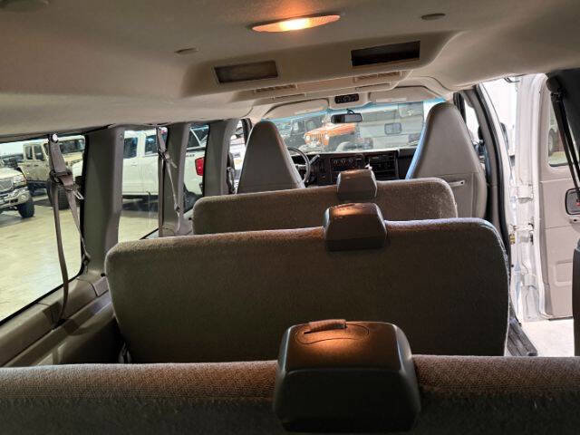 Used 2018 Chevrolet Express 3500 LT w/ LT Preferred Equipment Group RWD image 15