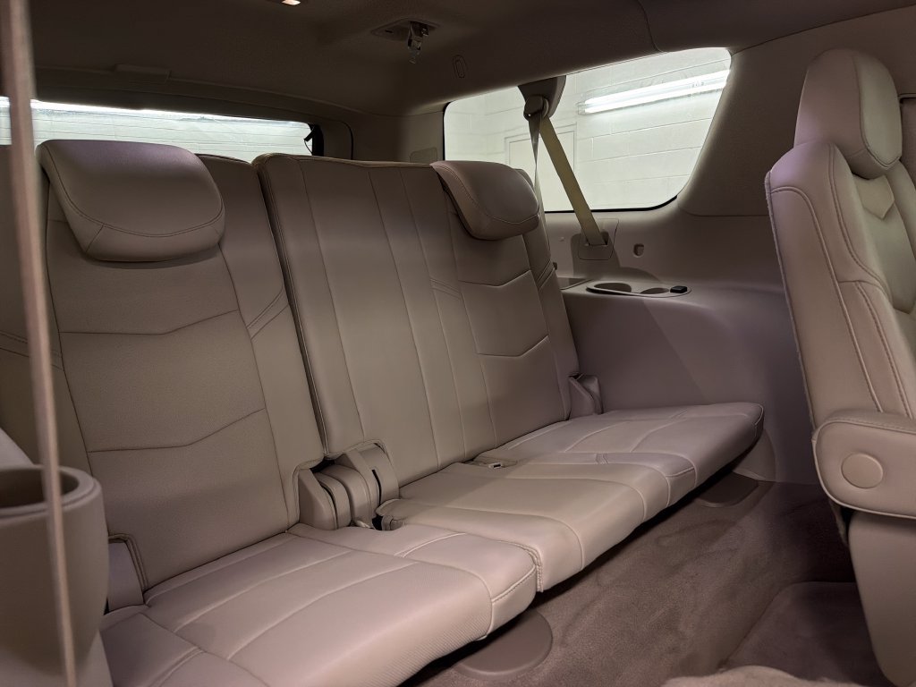 Used 2016 Cadillac Escalade ESV Luxury AWD/4WD image 28