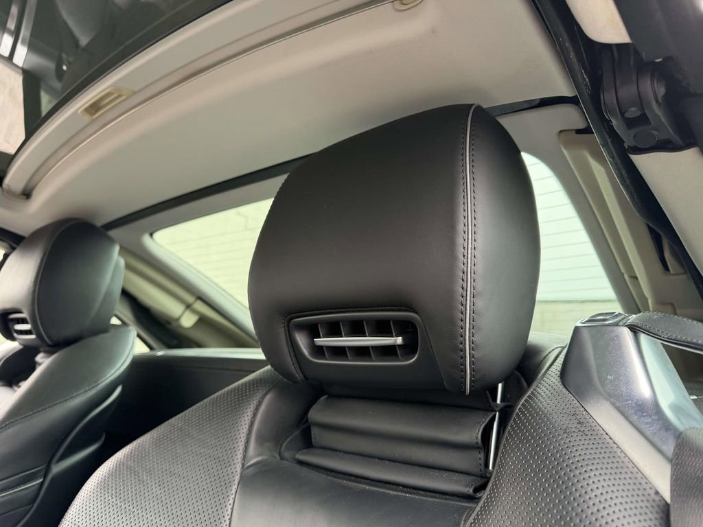 Used 2013 Mercedes-Benz SL 550 image 17