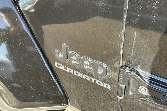 Used 2022 Jeep Gladiator Sport AWD/4WD image 6