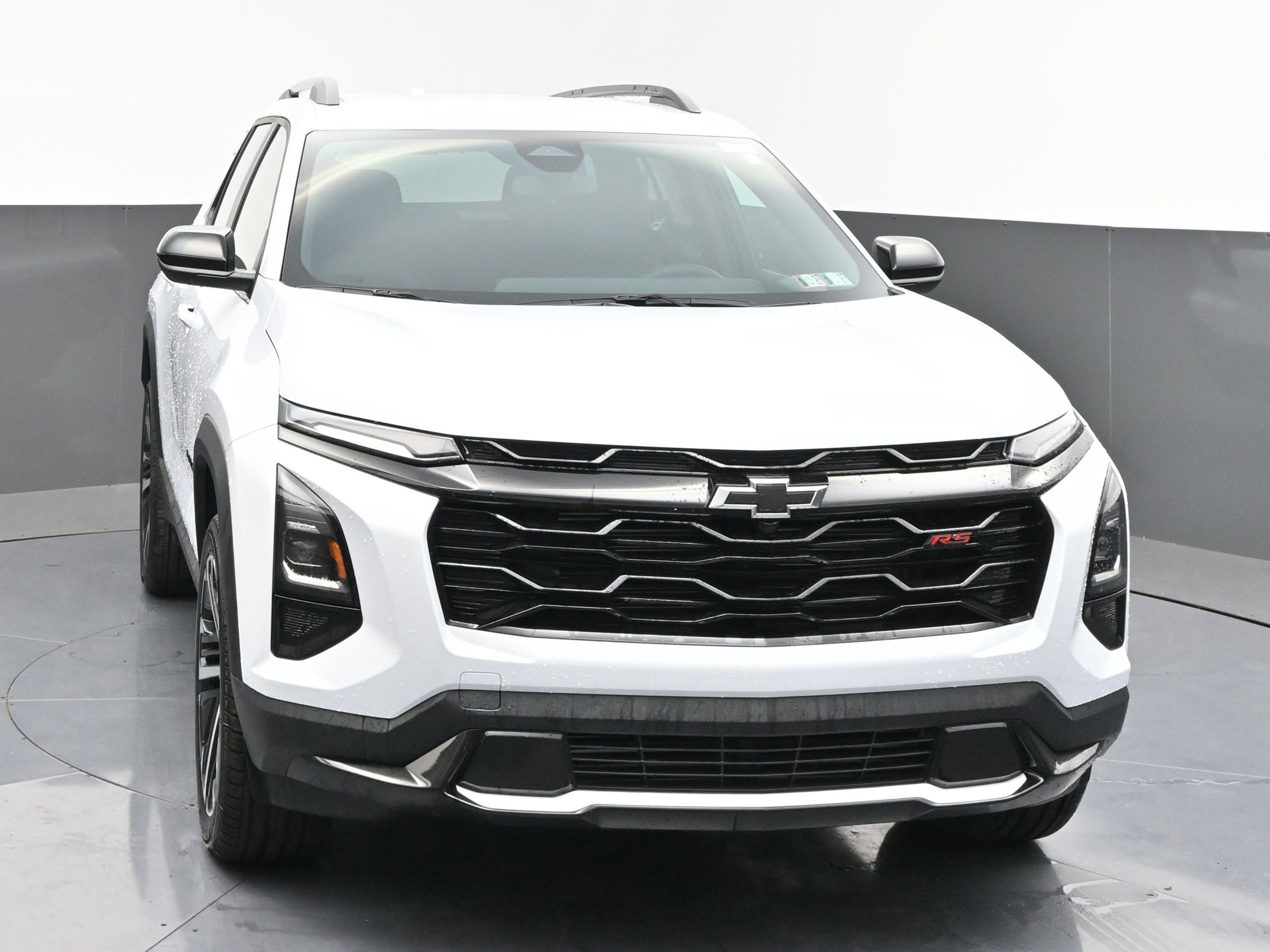 New 2026 Chevrolet Equinox RS AWD/4WD image 2