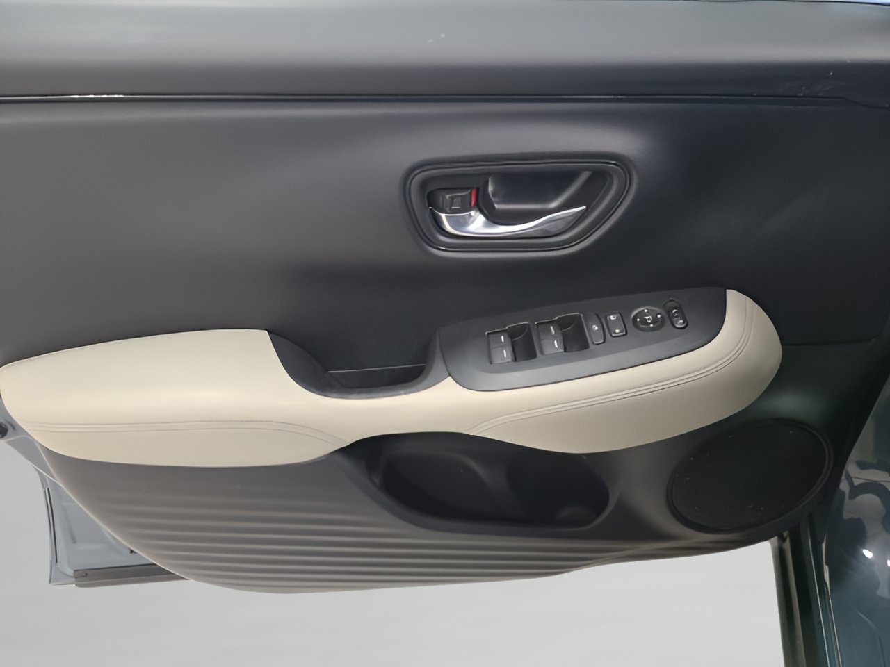 Used 2024 Honda HR-V LX image 17