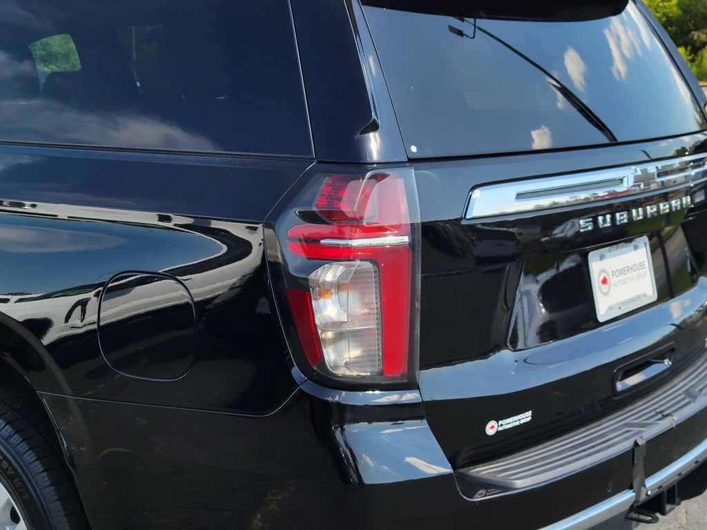 Used 2024 Chevrolet Suburban LT RWD image 11