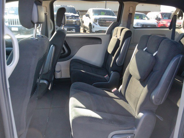 Used 2017 Dodge Grand Caravan SE image 24