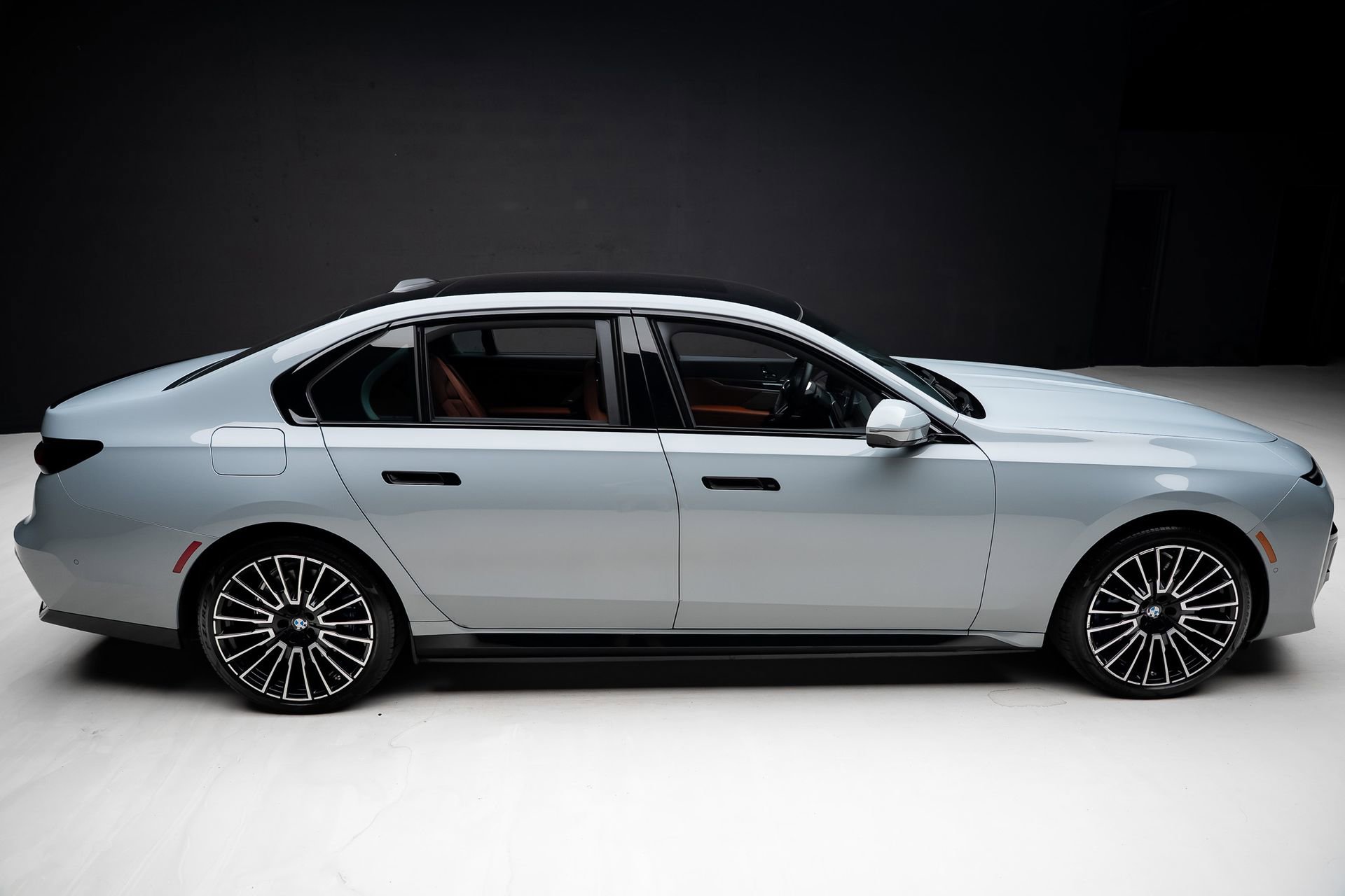 Used 2024 BMW i7 eDrive50 w/ M Sport Package image 33