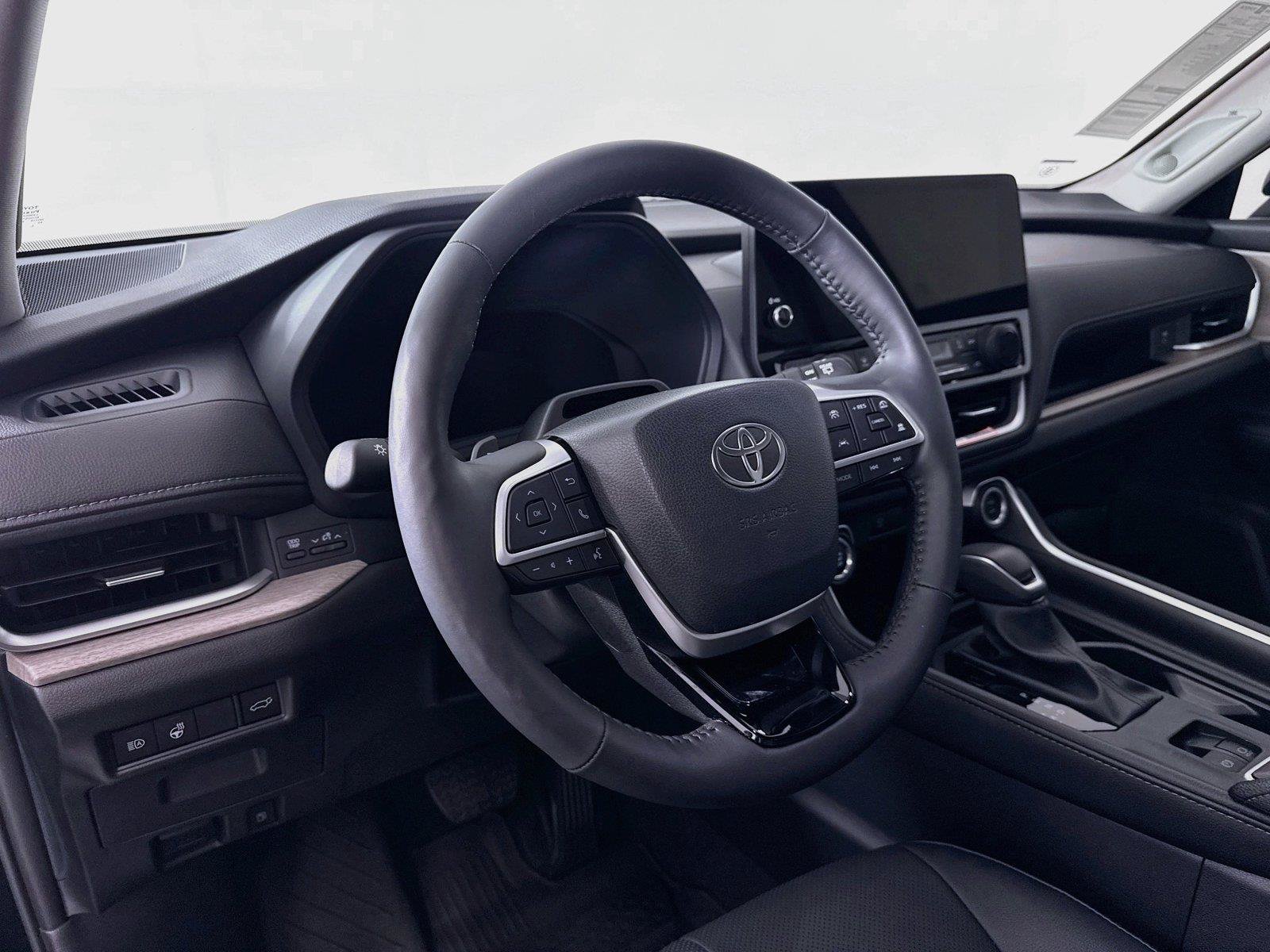 Certified 2026 Toyota Grand Highlander AWD image 4