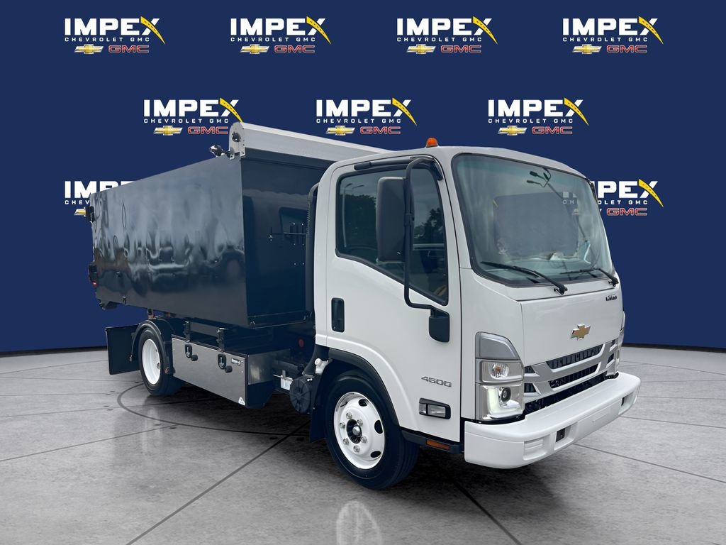 Used 2024 Chevrolet Low Cab Forward RWD image 5