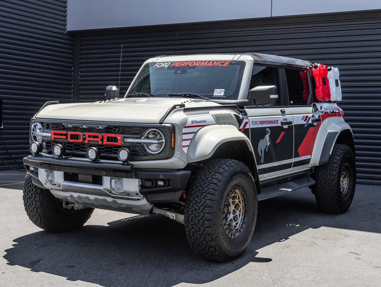 Used 2025 Ford Bronco Raptor w/ Interior Carbon Fiber Pack AWD/4WD image 1