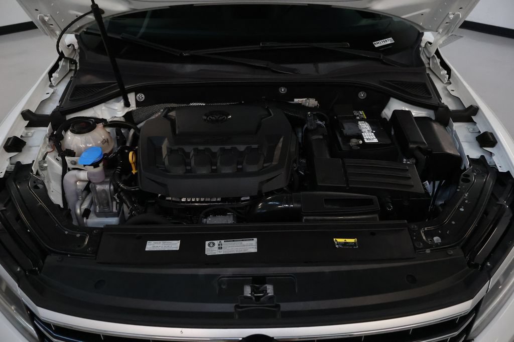 Used 2018 Volkswagen Passat 2.0T SE FWD image 33