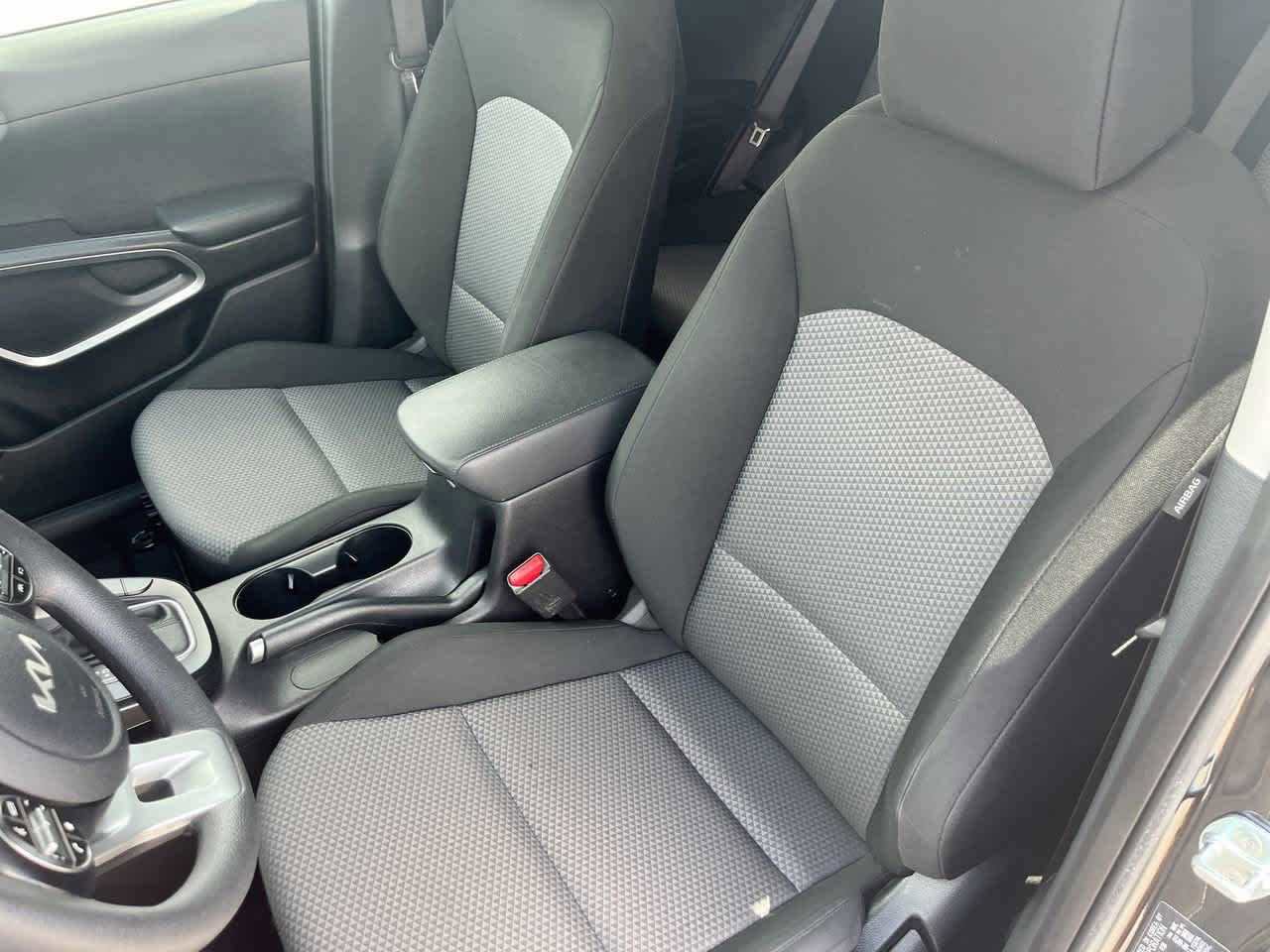 Used 2024 Kia Soul LX w/ LX Technology Package image 16