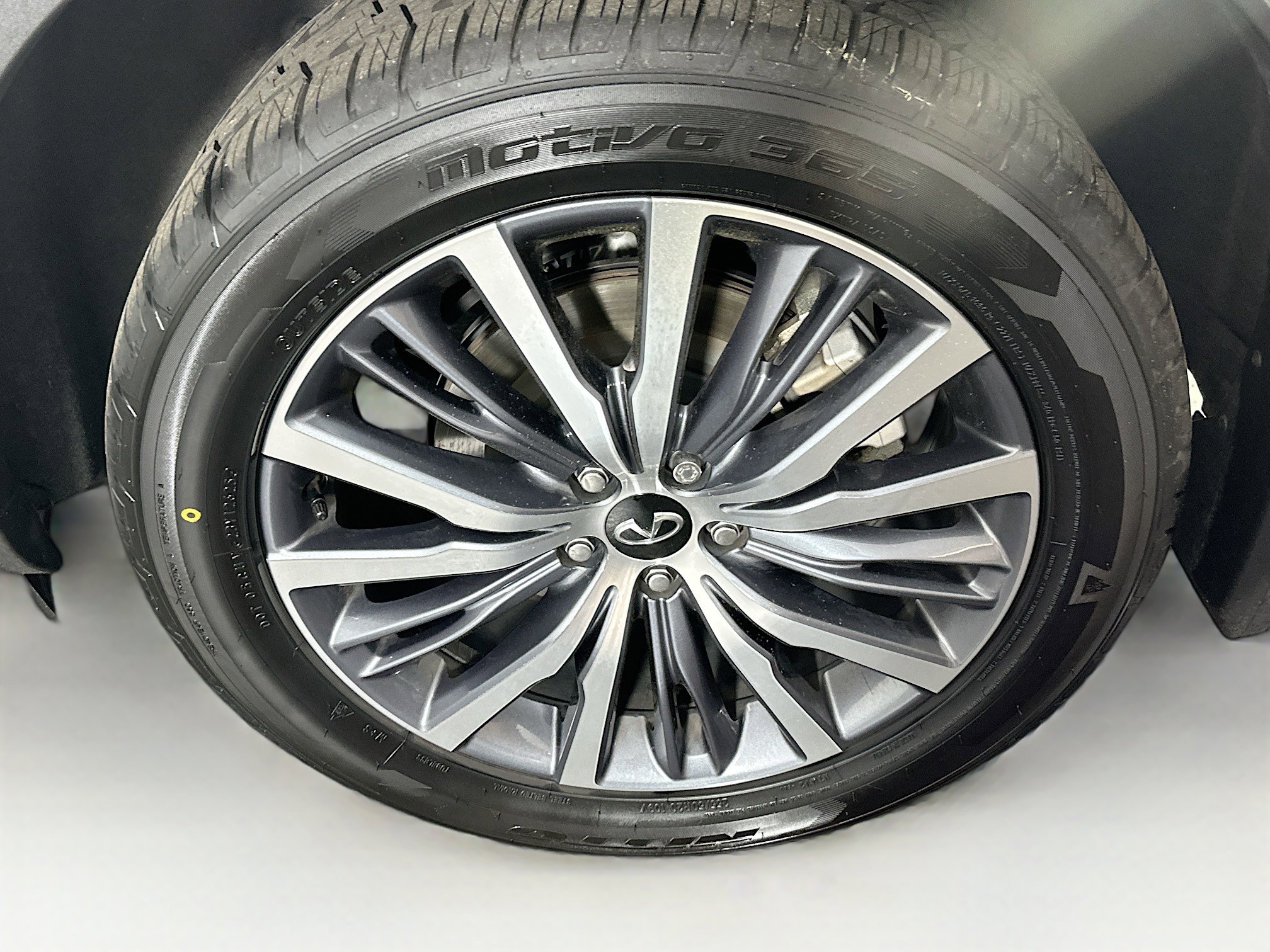 Used 2023 INFINITI QX60 Sensory w/ Vision Package image 11