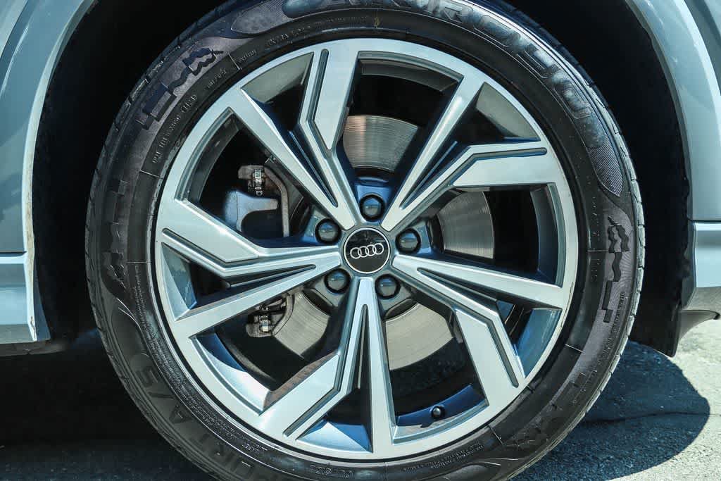 Used 2023 Audi Q4 e-tron Premium w/ Convenience Package AWD/4WD image 10