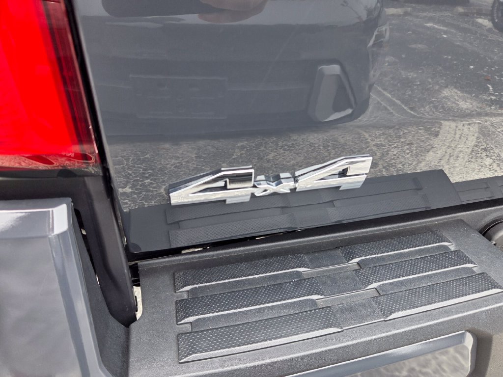 Used 2025 Toyota Tacoma SR5 AWD/4WD image 13