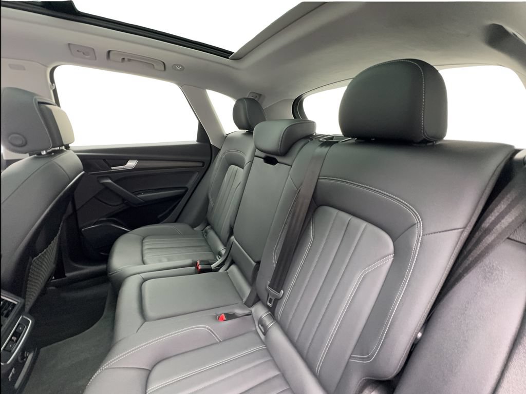 Used 2023 Audi Q5 2.0T Premium w/ Convenience Package AWD/4WD image 25