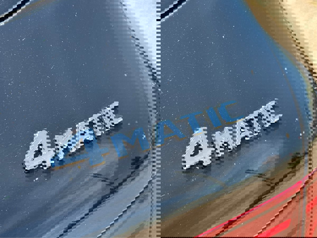 Used 2020 Mercedes-Benz GLC 300 4MATIC w/ Premium Package image 27