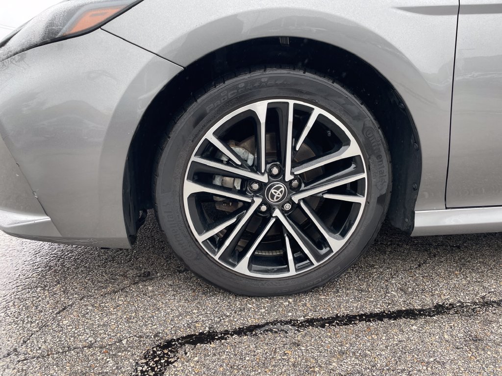 Used 2025 Toyota Camry XLE AWD/4WD image 9