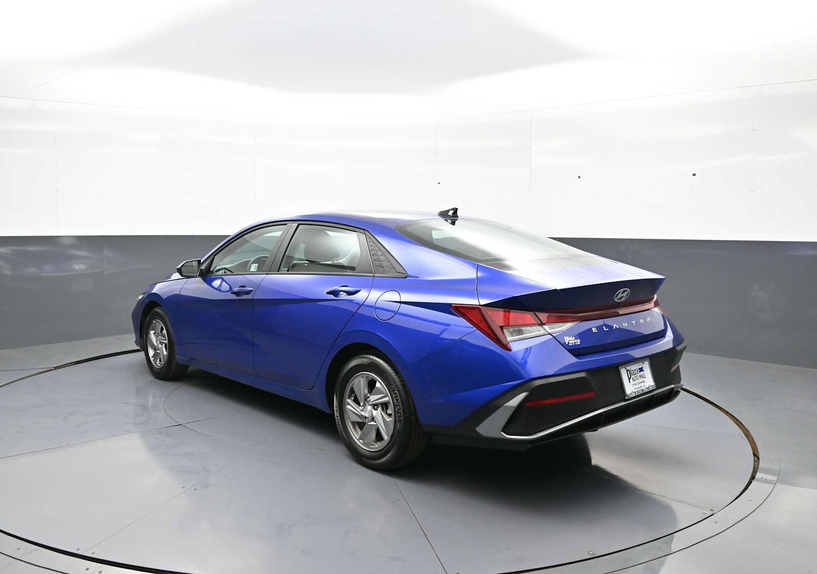 Certified 2025 Hyundai Elantra SE FWD image 7
